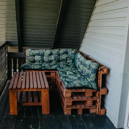 Brzozowa 9 * 雷泽沃